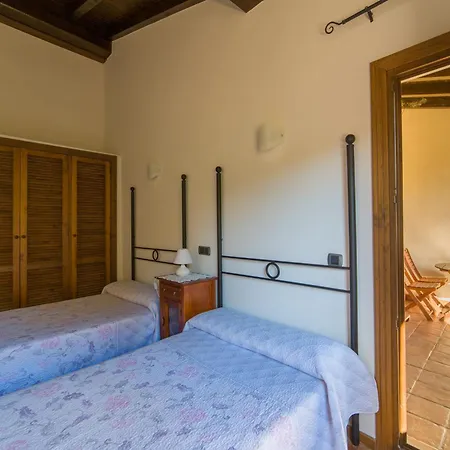 卡萨图加公寓 * Collado (Caceres)